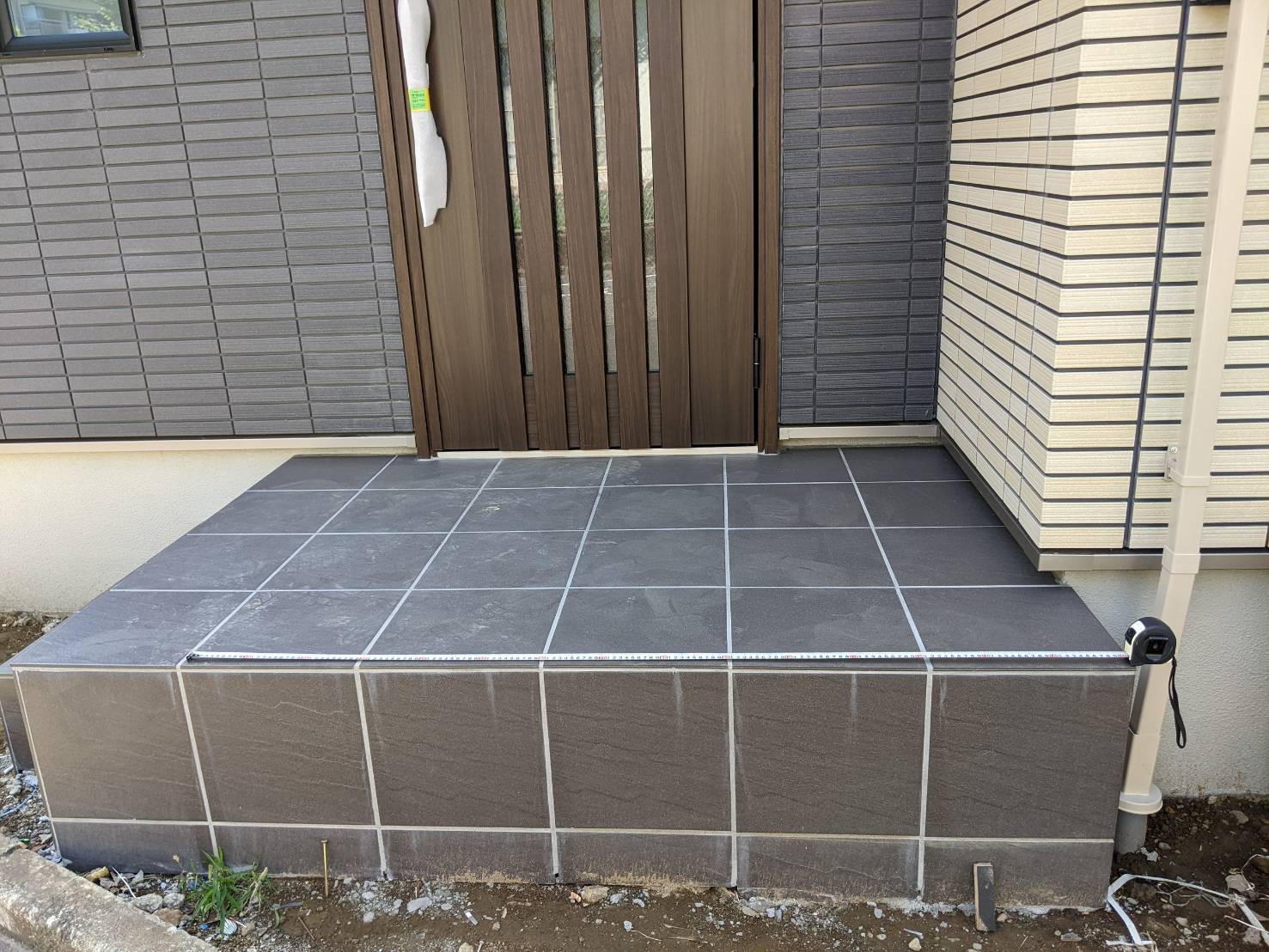 東京都大田区蒲田のM様邸現場・2025年10月撮影│玄関前ビフォー1│