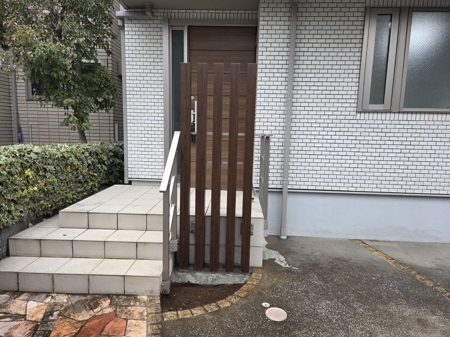 南が谷大塚駅周辺｜大田区南久が原｜角材で玄関への視線を遮る目隠しリフォーム｜ビフォーアフター30