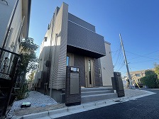 世田谷区の新築外構工事・二世帯住宅のアフターメイン画像